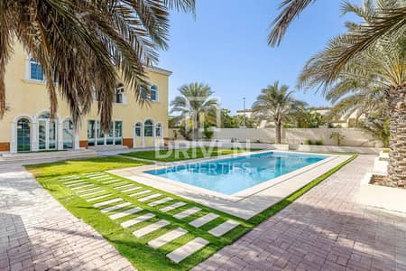 3 Bedroom Villa for Rent in Jumeirah Park, Dubai - Elegant Corner Villa with Pool | Expansive Plot