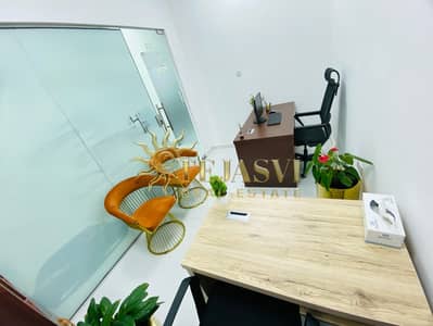 مکتب  للايجار في القرهود، دبي - 4f3b9e1f-af33-4487-8cd3-d66c122a62da. jpg