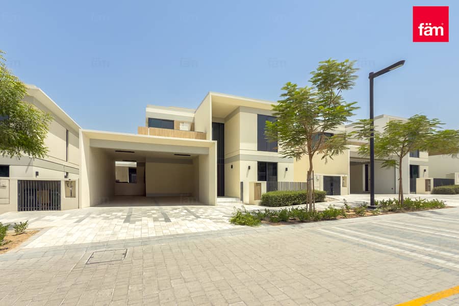 Fully Upgraded | Spacious | Garden Suite
