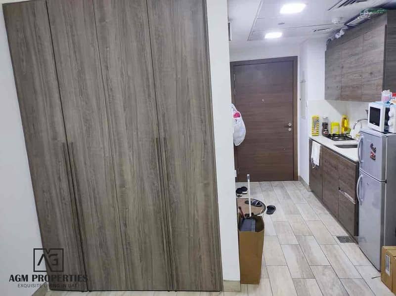 10 7de0c451-dfab-4f20-be15-aae381507f7c. jpg