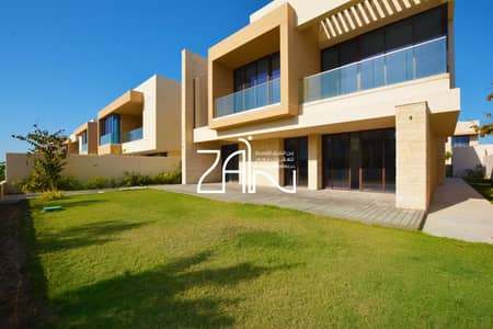 4 Bedroom Villa for Rent in Saadiyat Island, Abu Dhabi - Vacant Luxury 4BR+Maid Villa with Beach Access