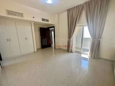 شقة 2 غرفة نوم للايجار في أبراج بحيرات الجميرا، دبي - Semi Furnished | High Floor | Near Sheikh Zayed Road