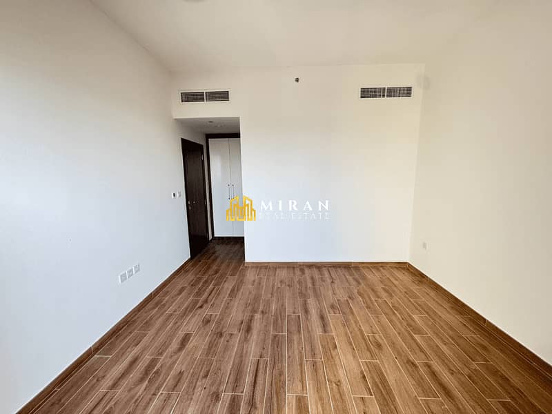 Spacious 1BHK | High Floor | Full Amenities Spacious 1BHK | High Floor | Full Amenities