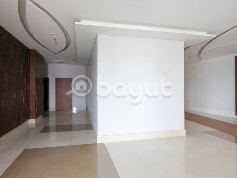 6 Stunning office space with marvel of 180%view of corniche albuhaira