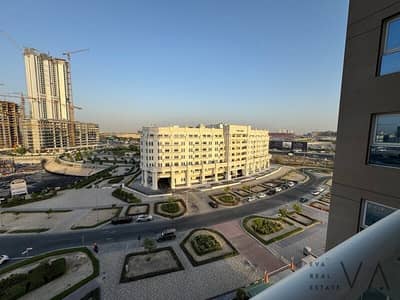 فلیٹ 1 غرفة نوم للايجار في أرجان، دبي - شقة في برج سيراج،أرجان 1 غرفة 74500 درهم - 11917589