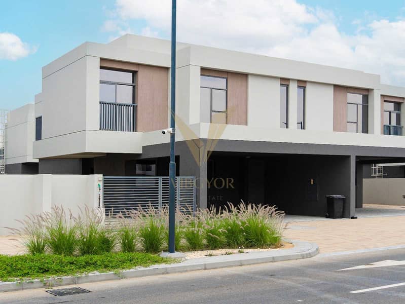 Brand New | 4BR + Study + Maid | Corner Townhouse