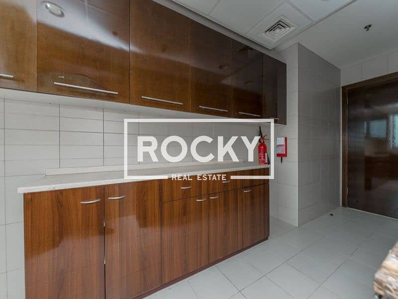 6 BurDubai_AlFalasiResidence_402-3BR-6. jpg