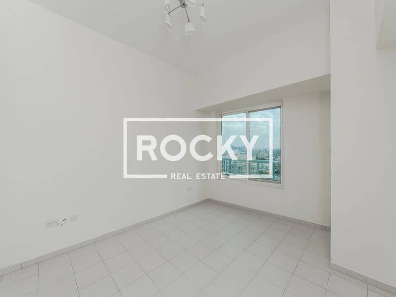 10 BurDubai_AlFalasiResidence_402-3BR-11. jpg