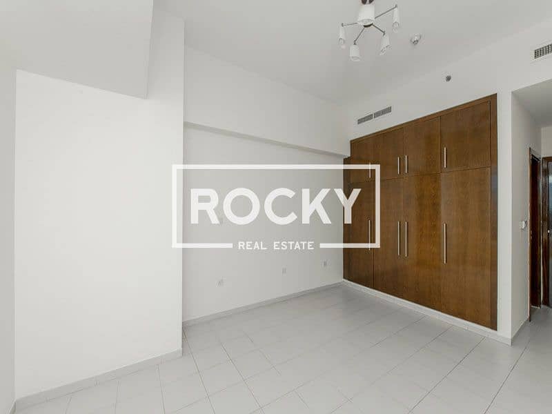 11 BurDubai_AlFalasiResidence_402-3BR-12. jpg