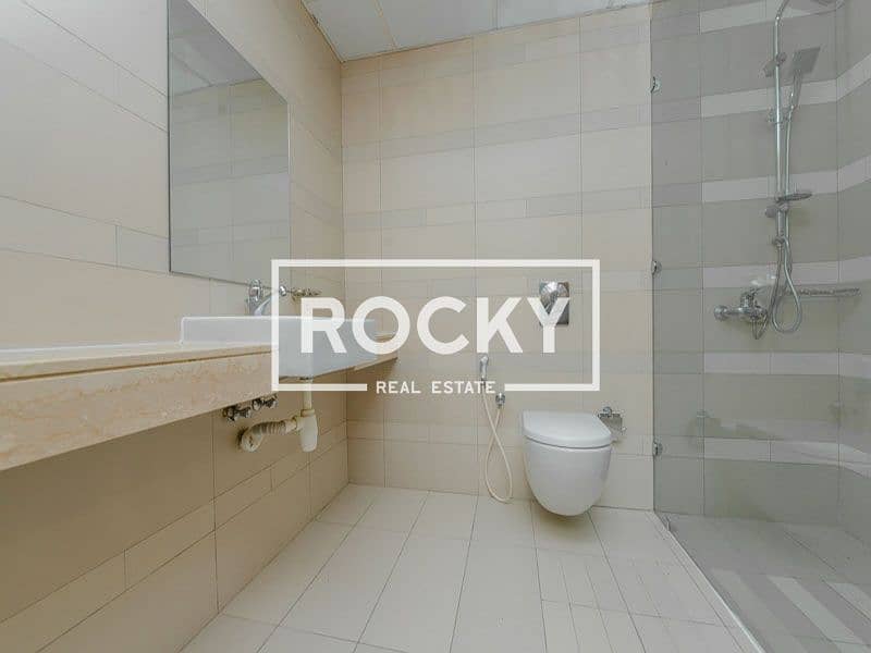 17 BurDubai_AlFalasiResidence_402-3BR-18. jpg