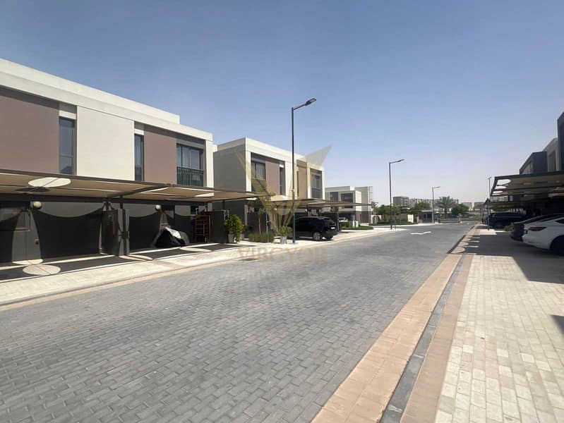Single Row | 4BR +Maid | Vacant | The Pulse Villas