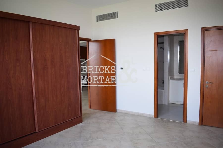 Ground Floor Terrace | Spacious | 4 cheques
