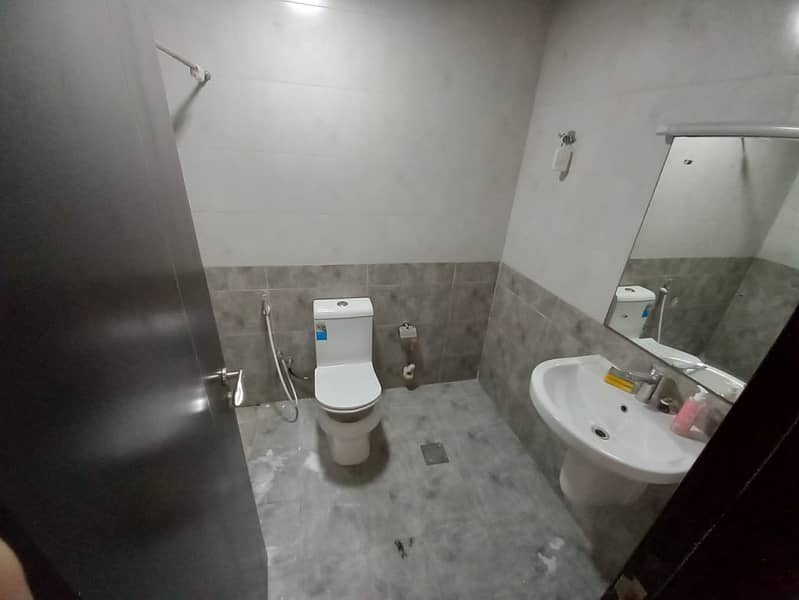 10 cf4ffb72-ab5a-4adc-a245-5a781fdaf6ad. jpg