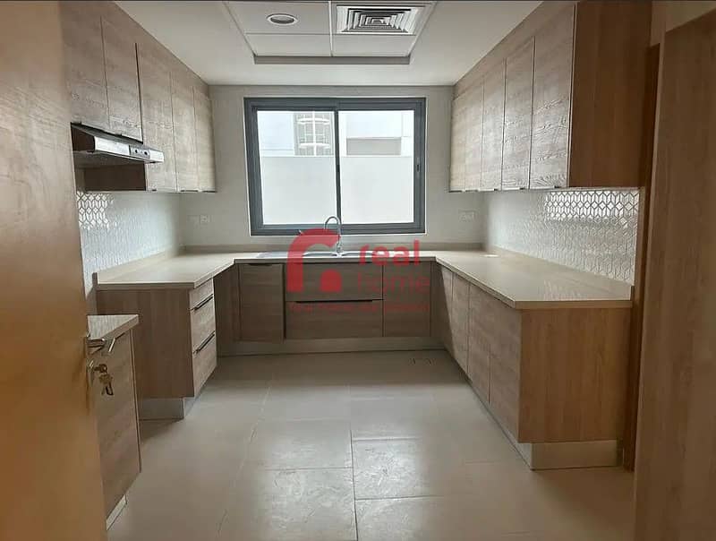 2 image 8. jpg