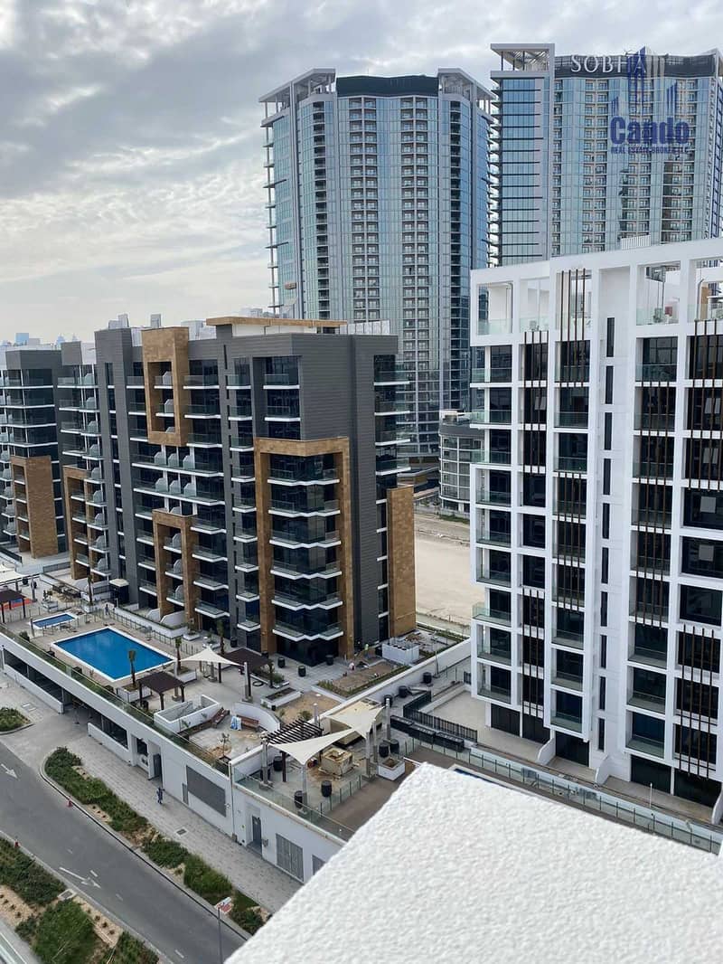 Spacious Studio | Top Floor Apt | Prime Location Spacious Studio | Top Floor Apt | Prime Location