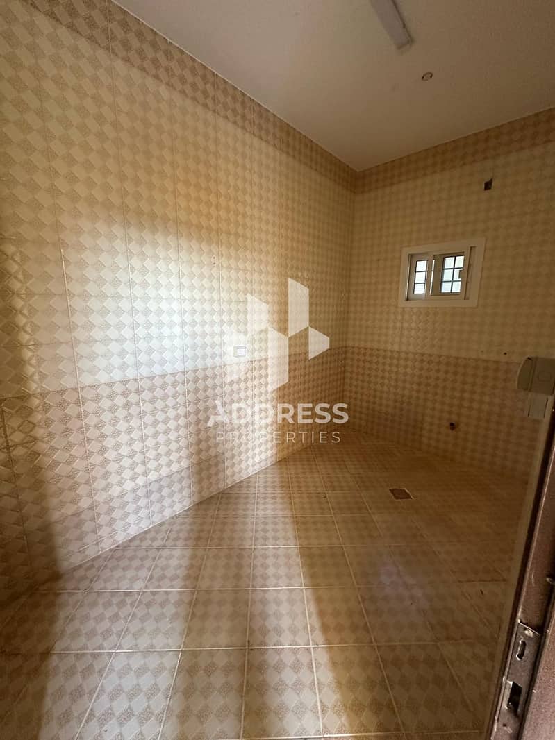 12 صورة واتساب بتاريخ 1446-10-28 في 20.25. 42_d32da372. jpg