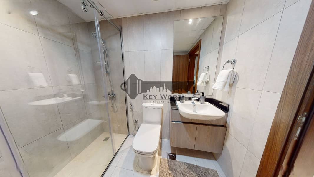 6 Bath. jpg