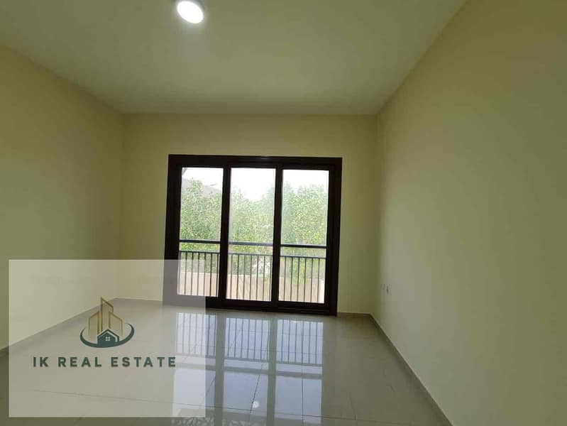 24 bd907cdc-4276-42b0-8197-a207375cbbb4. jpg