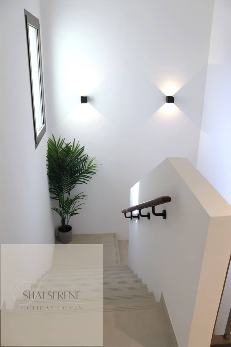 26 25. Staircase. JPG
