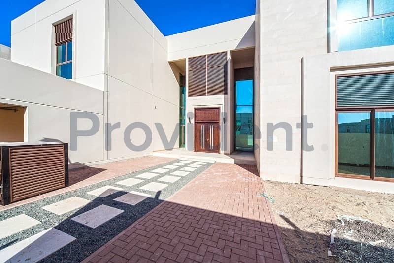 Large 5BR with Lovely Landscaped Garden-Meydan