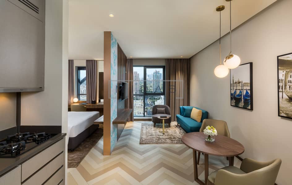 2 MPBH - Premium Studio - King Bed. jpg