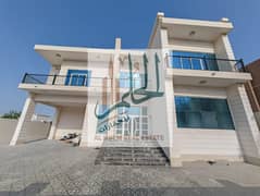 بيت ٤ غرف ماستر + صالتين + مجلس + غرفة طعام +ملحق مطبخ و مخزن و غرفة غسيل و غرفة خدم. مشيرف عجمان