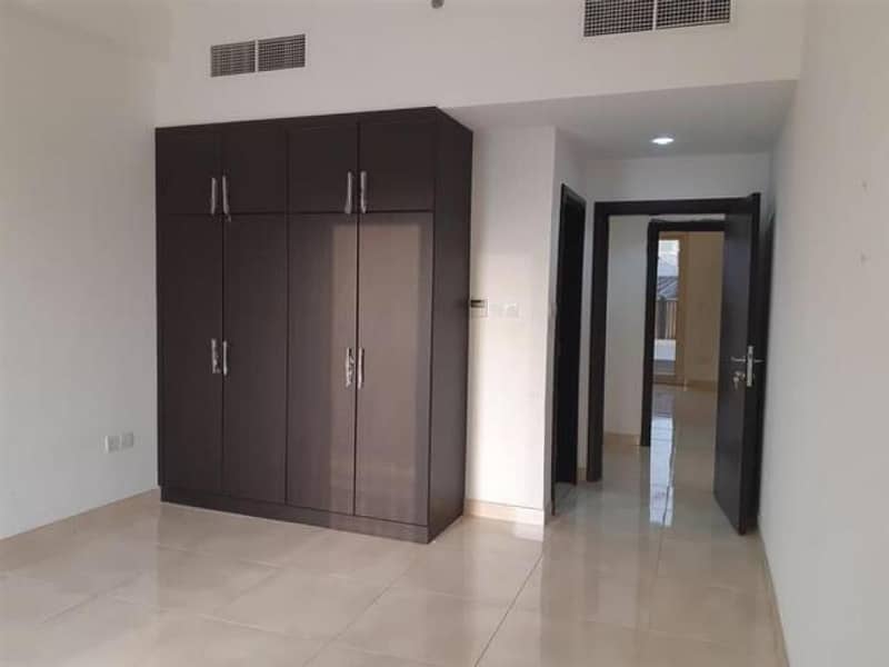 100% FAMILY BUILDING  LARGE 2 BEDROOM WITH BALCONY FOR RENT IN PHASE 2