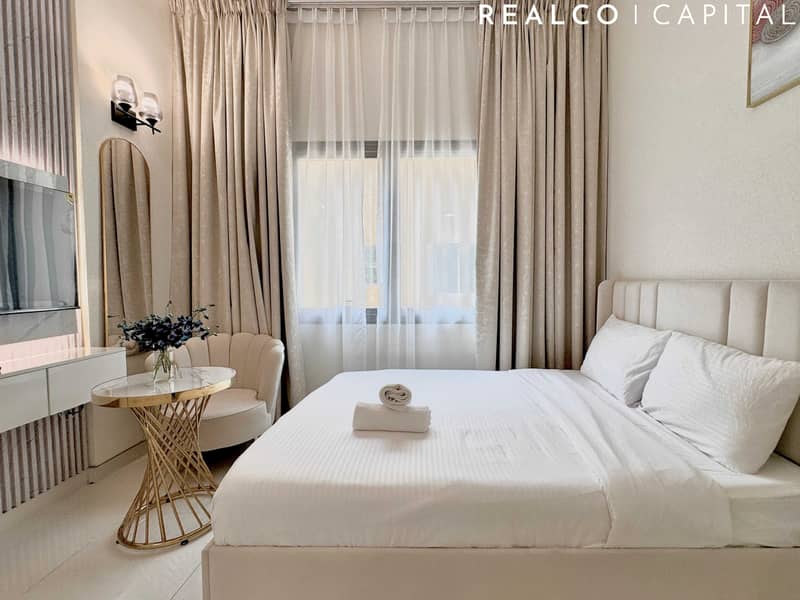 Elegant Premium Deluxe Unit | Fully Inclusive | Fully Furnished | 1-Cheque Offer