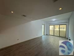 Chiller free | Corner| Renovated | Pool View