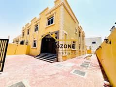 Looking brand new Fabulous Huge 5bedroom villa with wordrobe in 150k