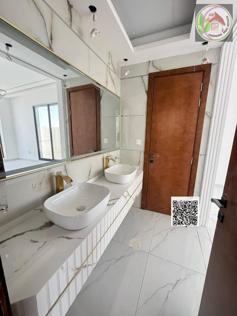 13 abf4534d-d5cf-4f42-9e4c-ba9066e25ac8. jpg