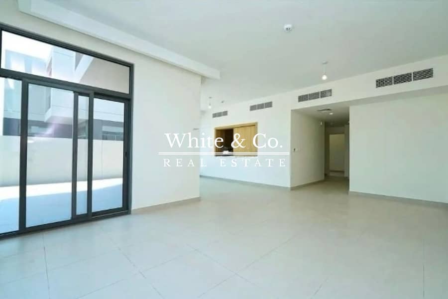 Rooftop Terrace | Single Row | 6 Cheques