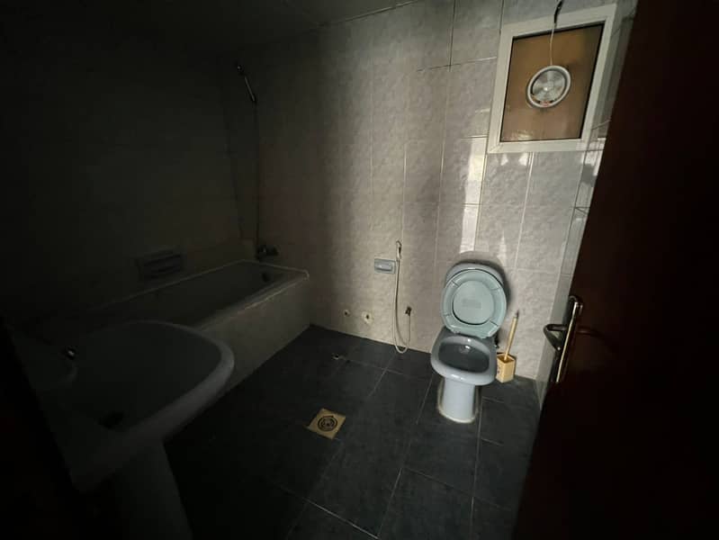 8 76518384-6bd3-4424-89ab-1ffc0f587d84. jpg