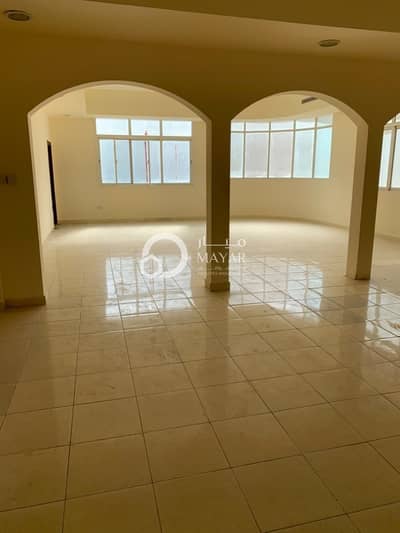 Very Spacious 7 Bedroom Villa - Direct From Owner Very Spacious 7 Bedroom Villa - Direct From Owner
