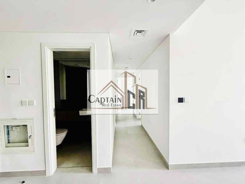 22 4abf21ad-9930-4d13-9dfa-a314b022de36. jpg
