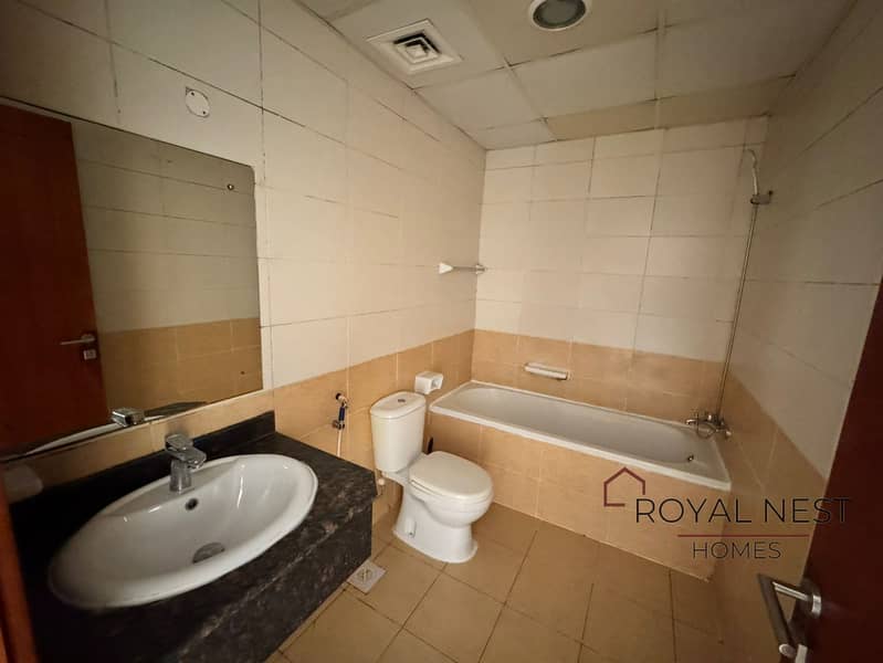 9 23a1a35d-0100-4b10-8a6e-dbbaa994de30. jpg