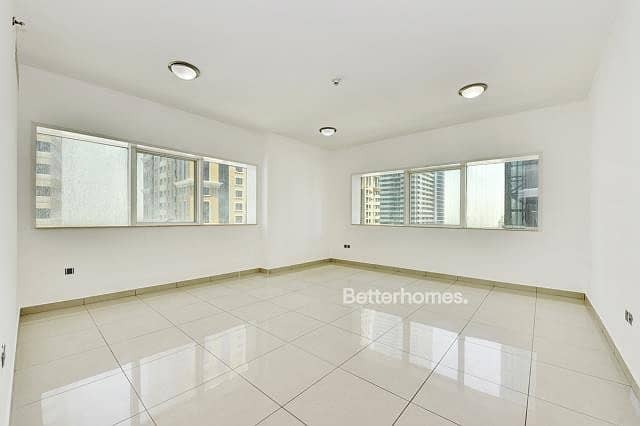 Bright apartment with balcony in Marina Pinnacle Bright apartment with balcony in Marina Pinnacle