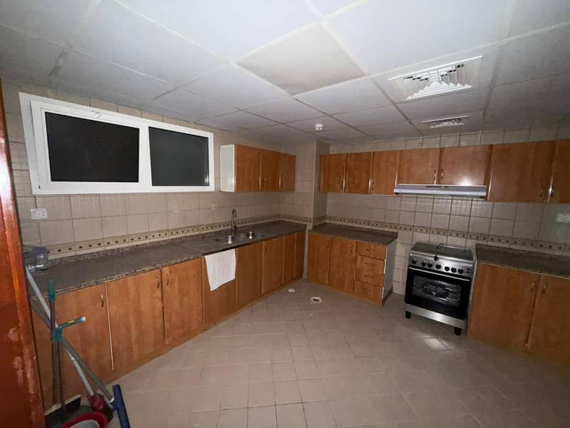 10 ad6d35c3-990c-4503-aed8-7af0176e33cc. jpg
