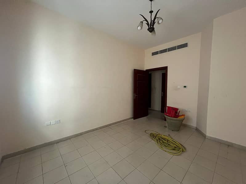 37 c0403976-fcb7-498b-9928-c710a4ab90a9. jpg