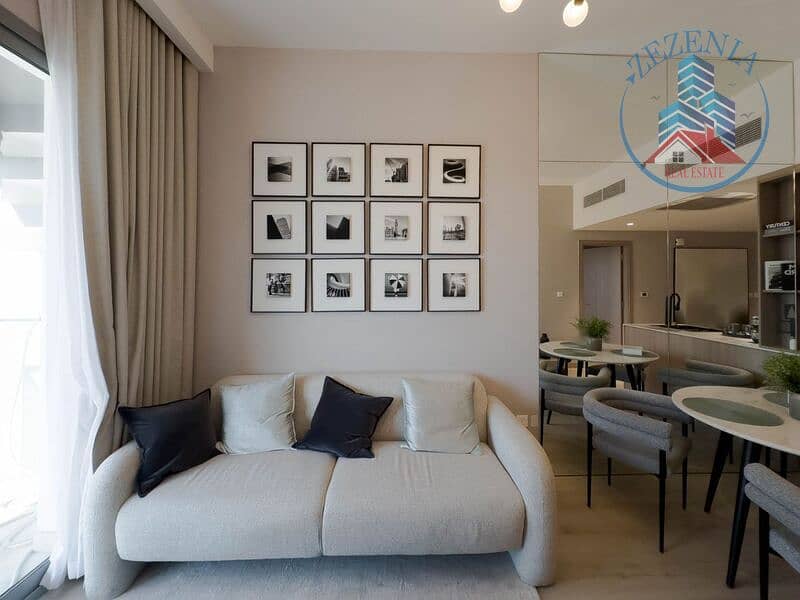 18 living area 1. jpg