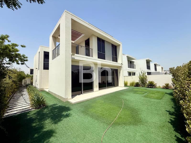 Corner Unit | Single Row | Vacant