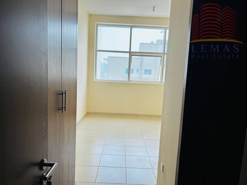 8 50a8d06e-2018-45b5-8efc-cb2f76c72da4. jpg
