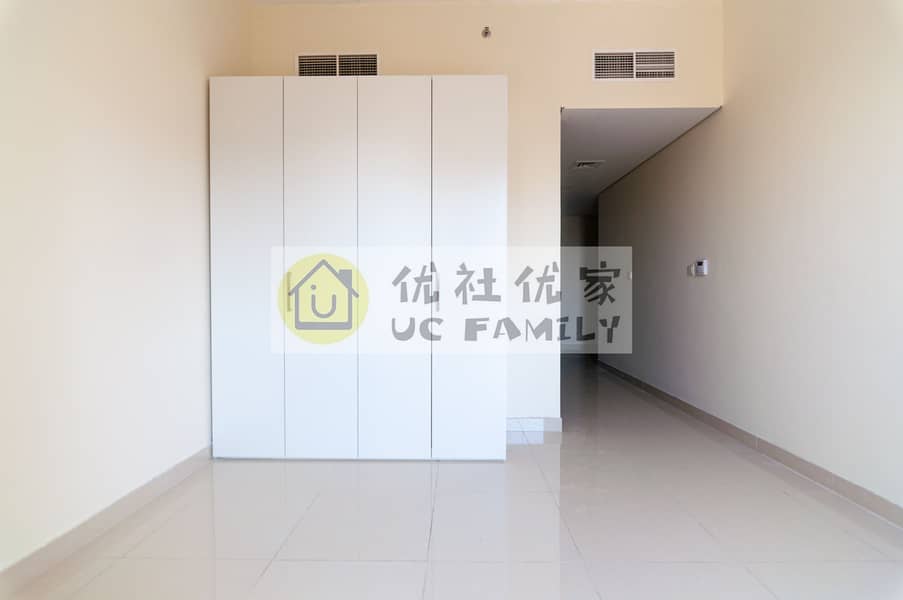 4 studio-2. jpg