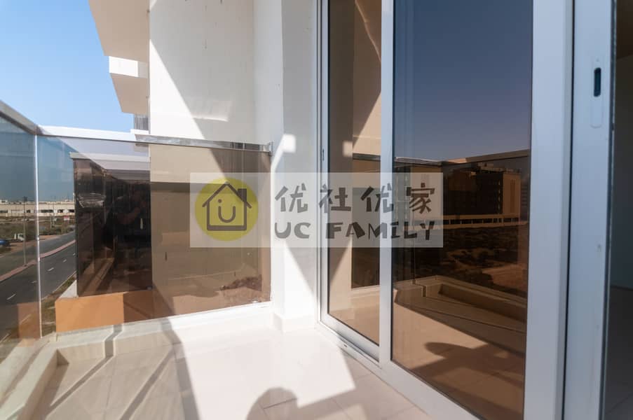 6 studio-6. jpg