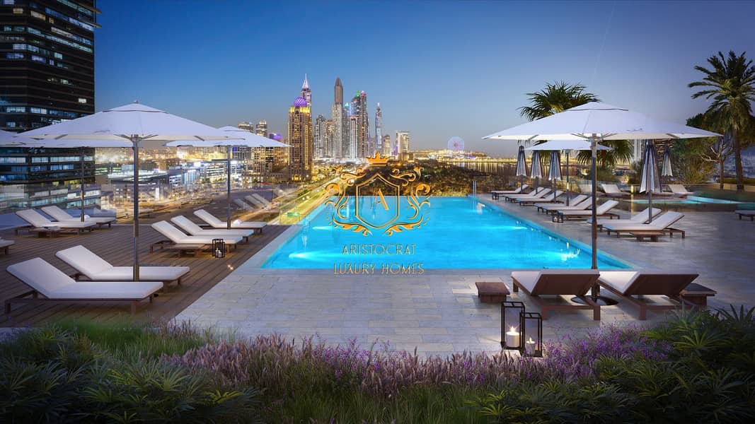10 23_06_22_GATEWAY_A_POOL_NOWOMAN. jpg