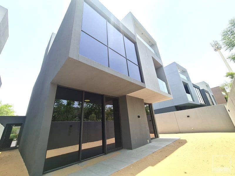 Luxurious 4-Bed Villa | Premium Community