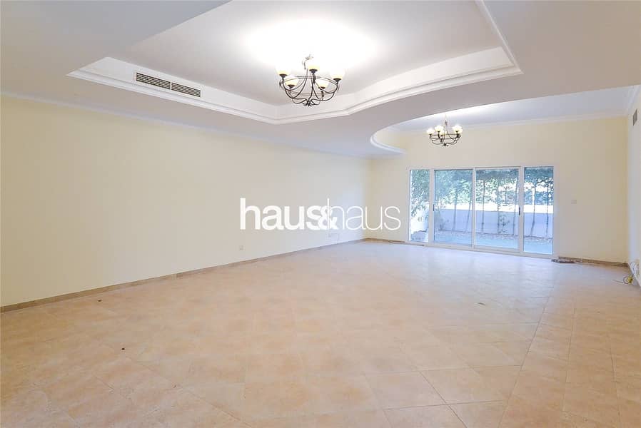 Excellent Location | Vacant | Unfurnished | Pool Excellent Location | Vacant | Unfurnished | Pool