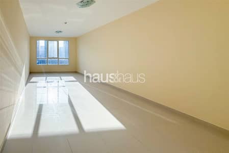 2 Bedroom Flat for Rent in Business Bay, Dubai - Unfurnished | Burj View | Vacant