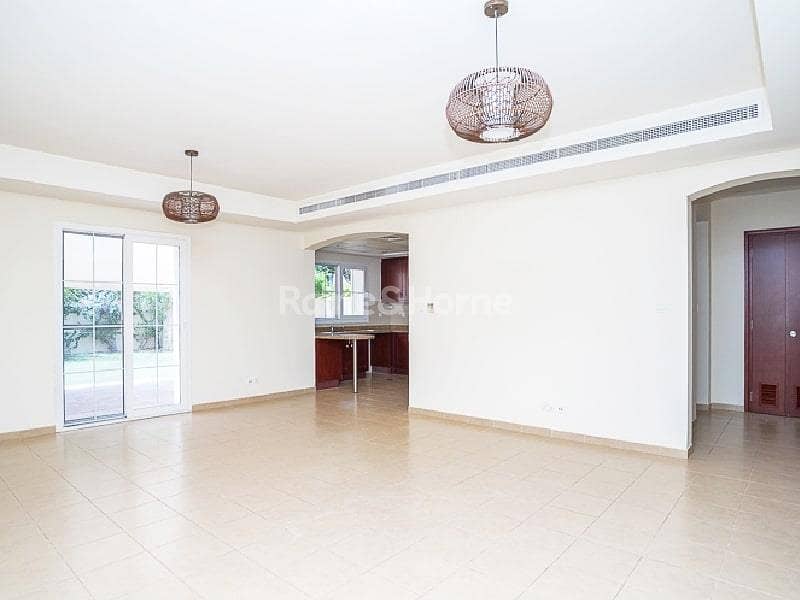 Ideal 3BR Villa + Study | Vacant October