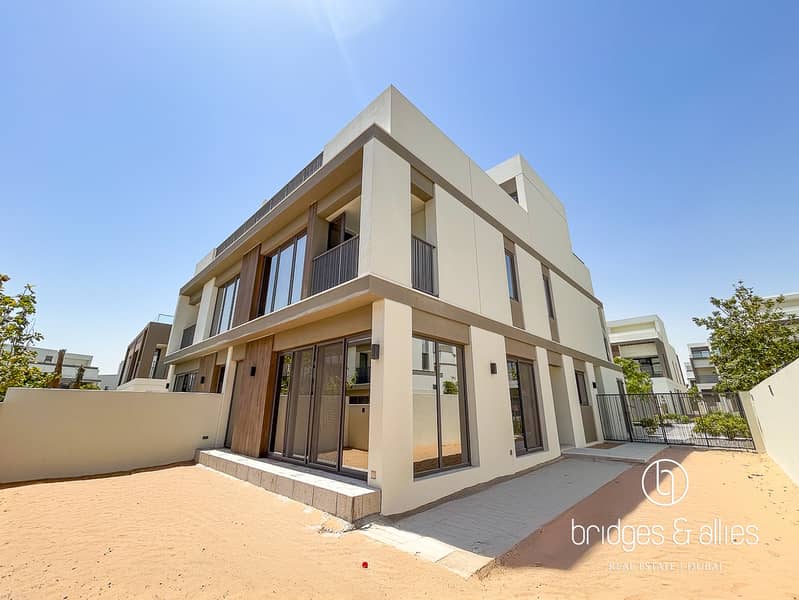 4 BEDS + MAID | BIG PLOT| INTERNAL FACING